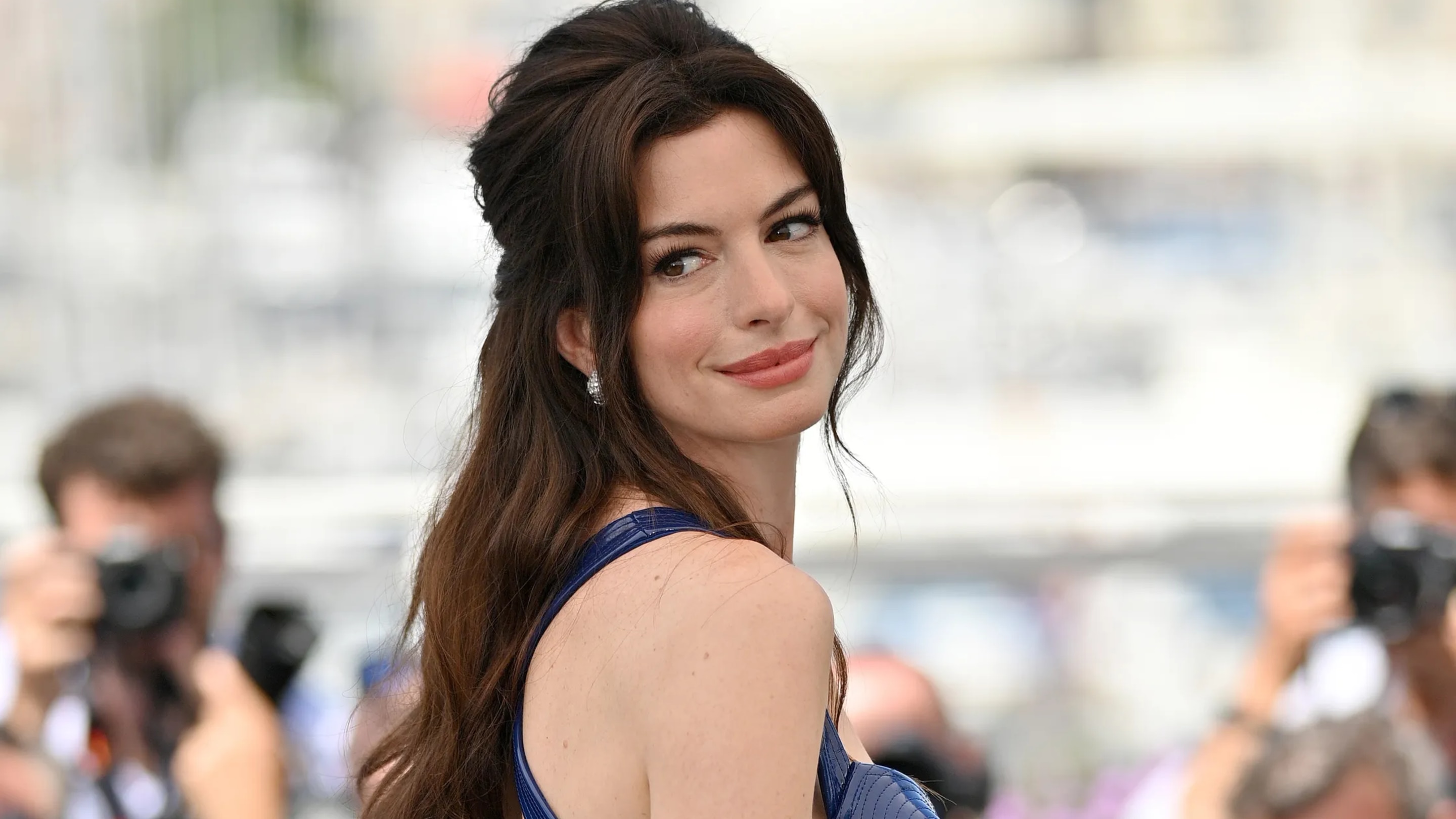 Front Puff with Open Hair