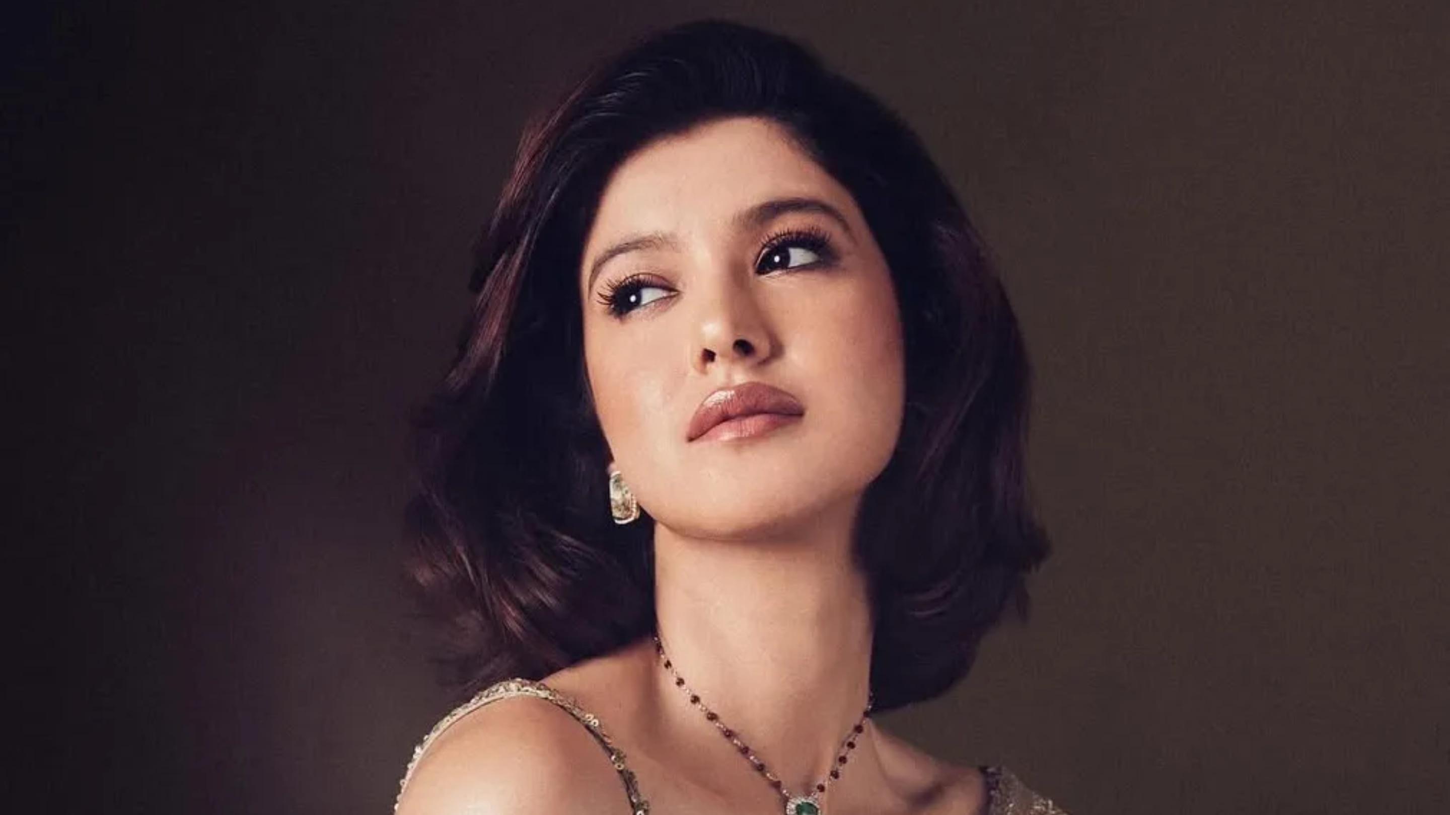 How to Style Open Hair for Longer Hold