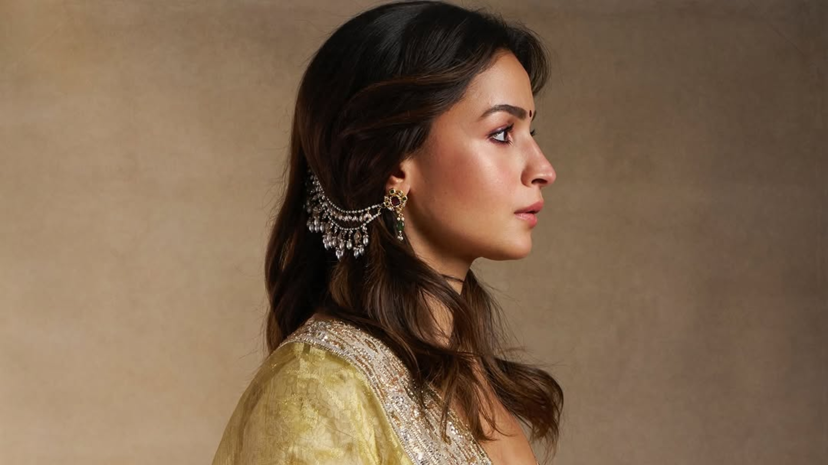 Open Hair with Hair Chains