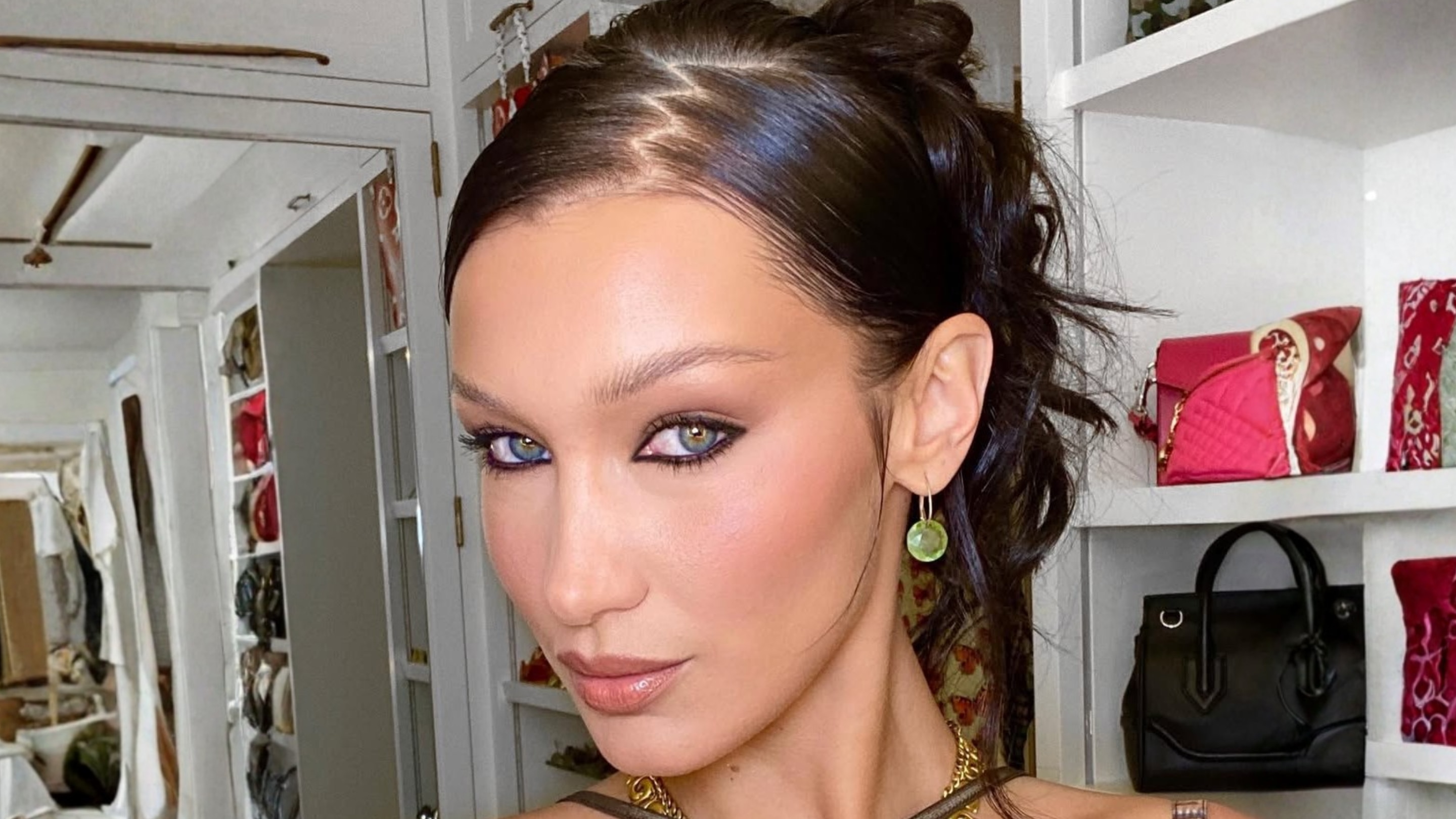 Zig-Zag Parted Open Hair