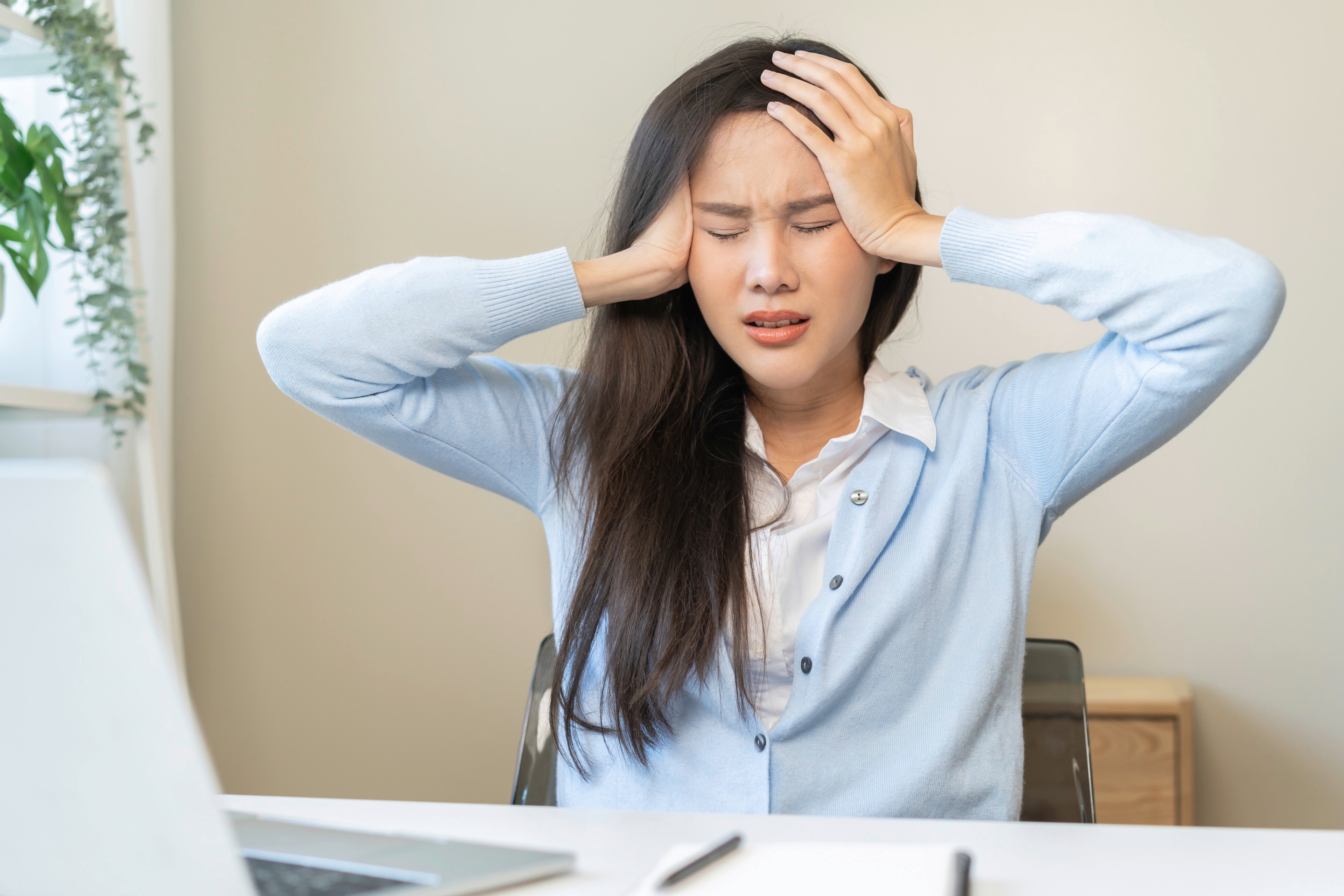 Ngarag from Work? 7 Skin Problems Caused by Stress