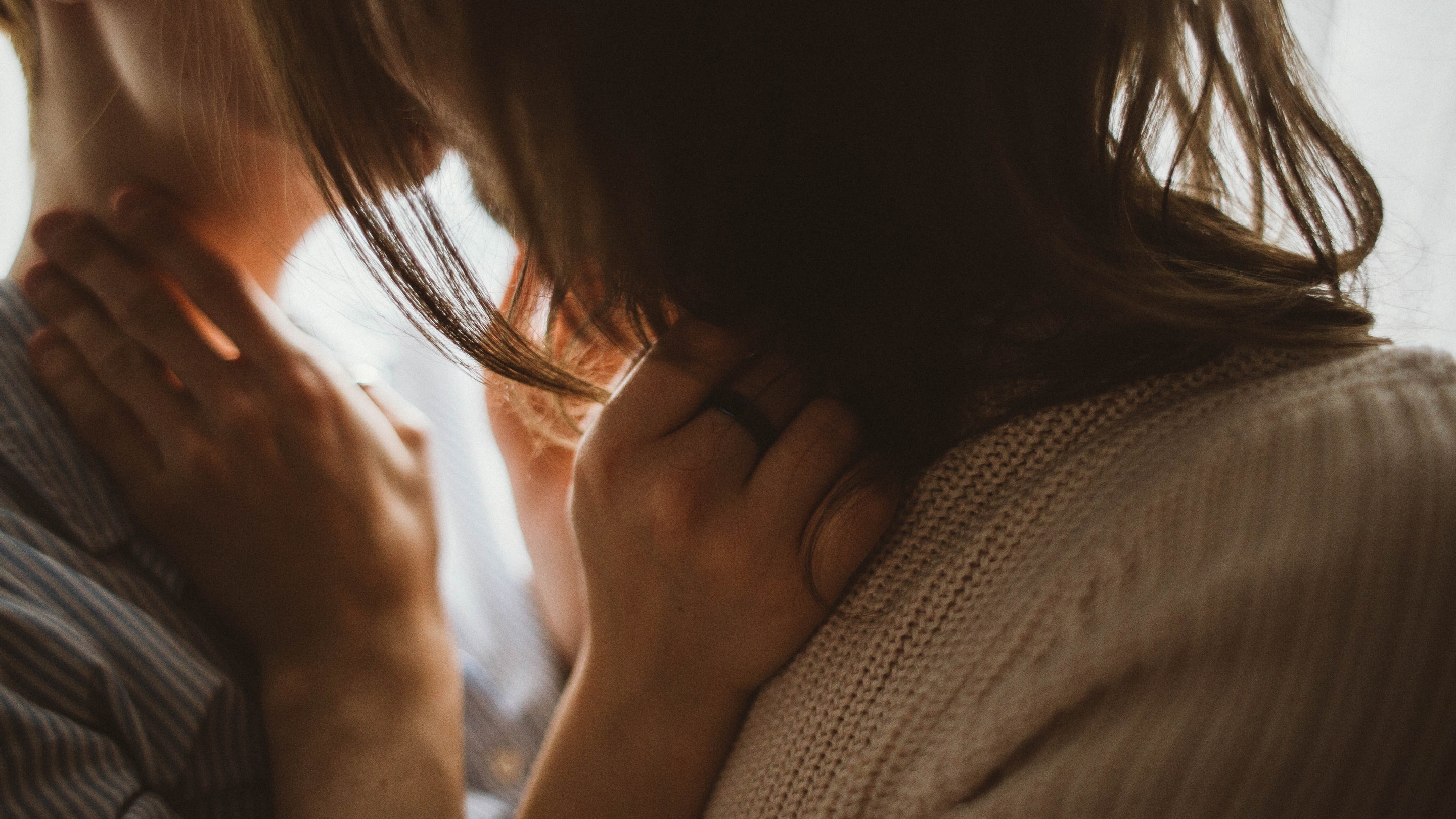 Best Kissing Techniques for Beginners-