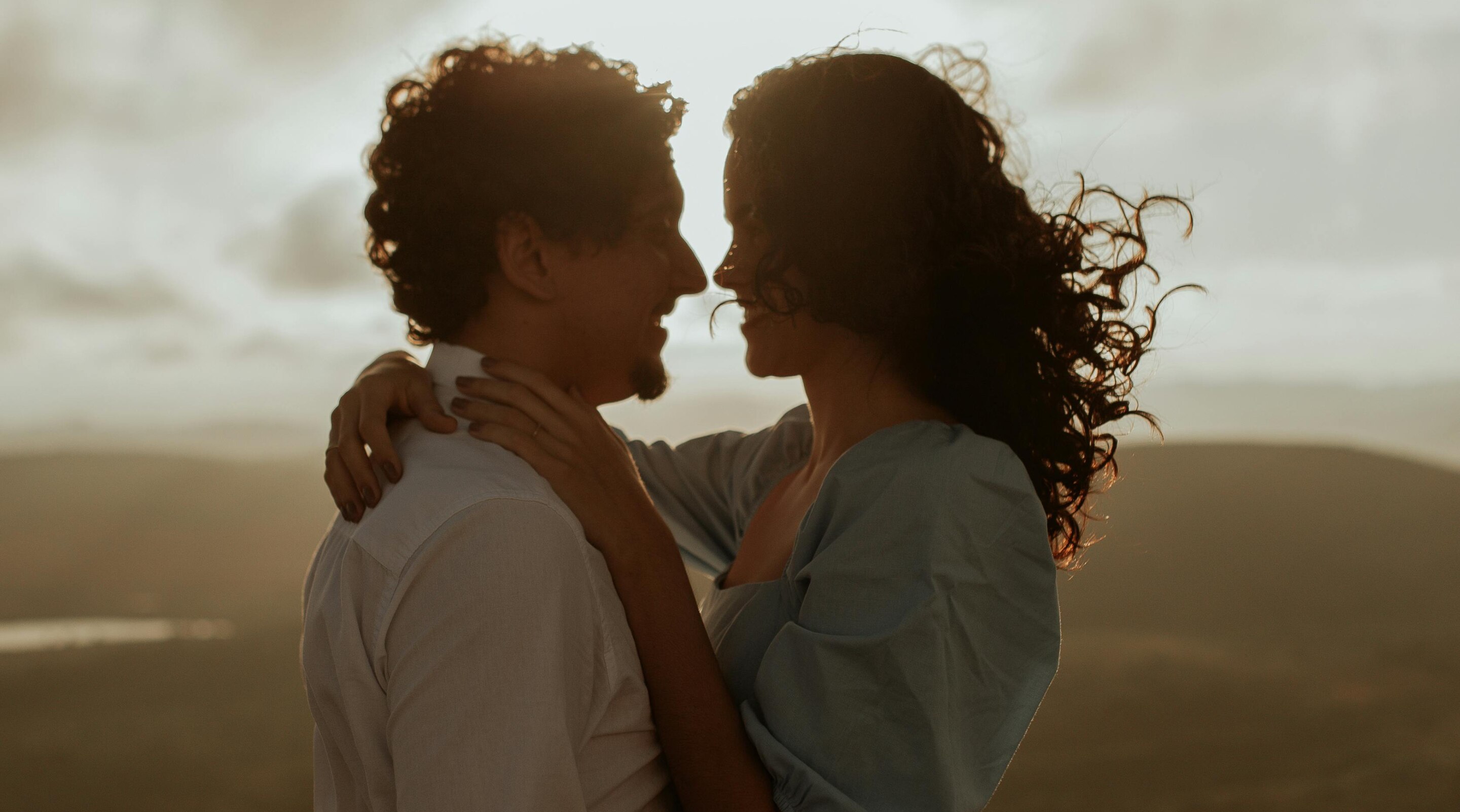 Expert Tips for Your First Kiss and Signals to Read