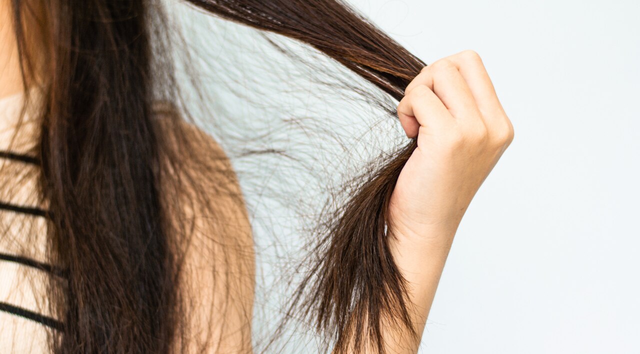 Expert Tips to Prevent Dry & Frizzy Hair