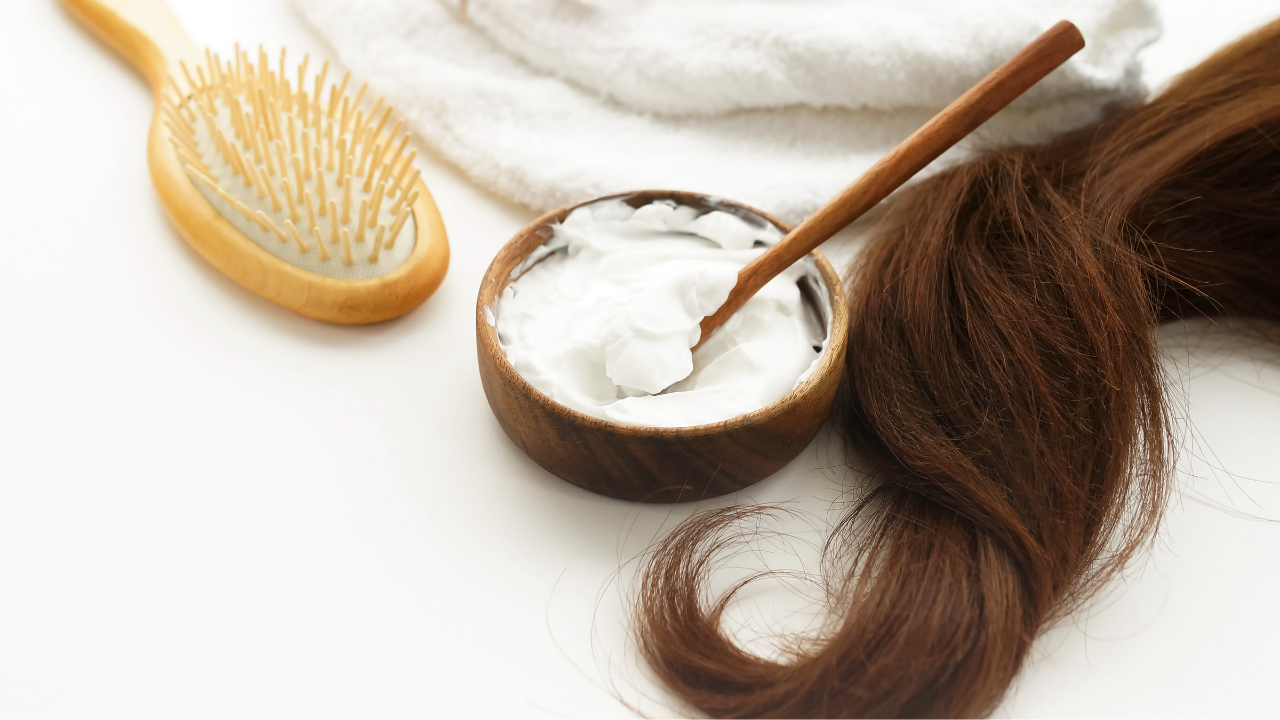 DIY Hair Masks for Dry & Frizzy Hair