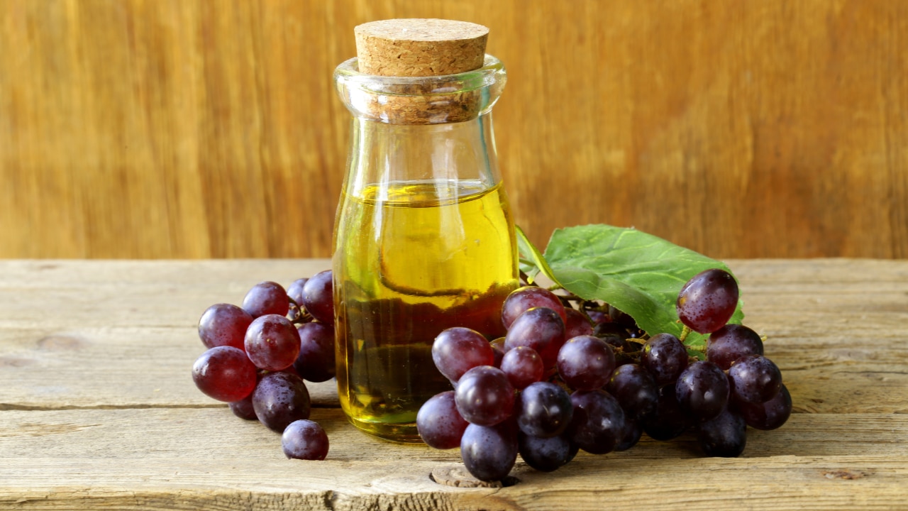 7. Grapeseed Light Glow Oil