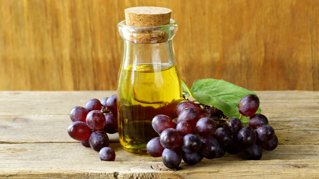 7. Grapeseed Light Glow Oil