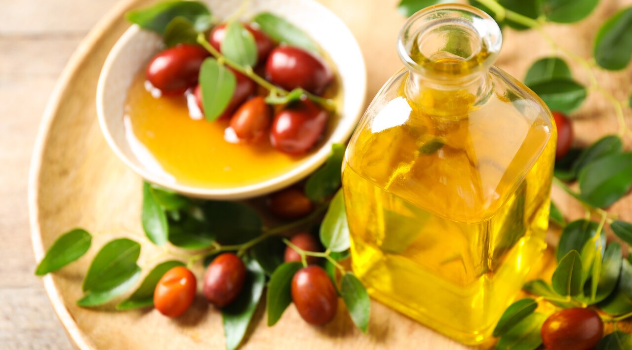 4. Jojoba Balancing Oil