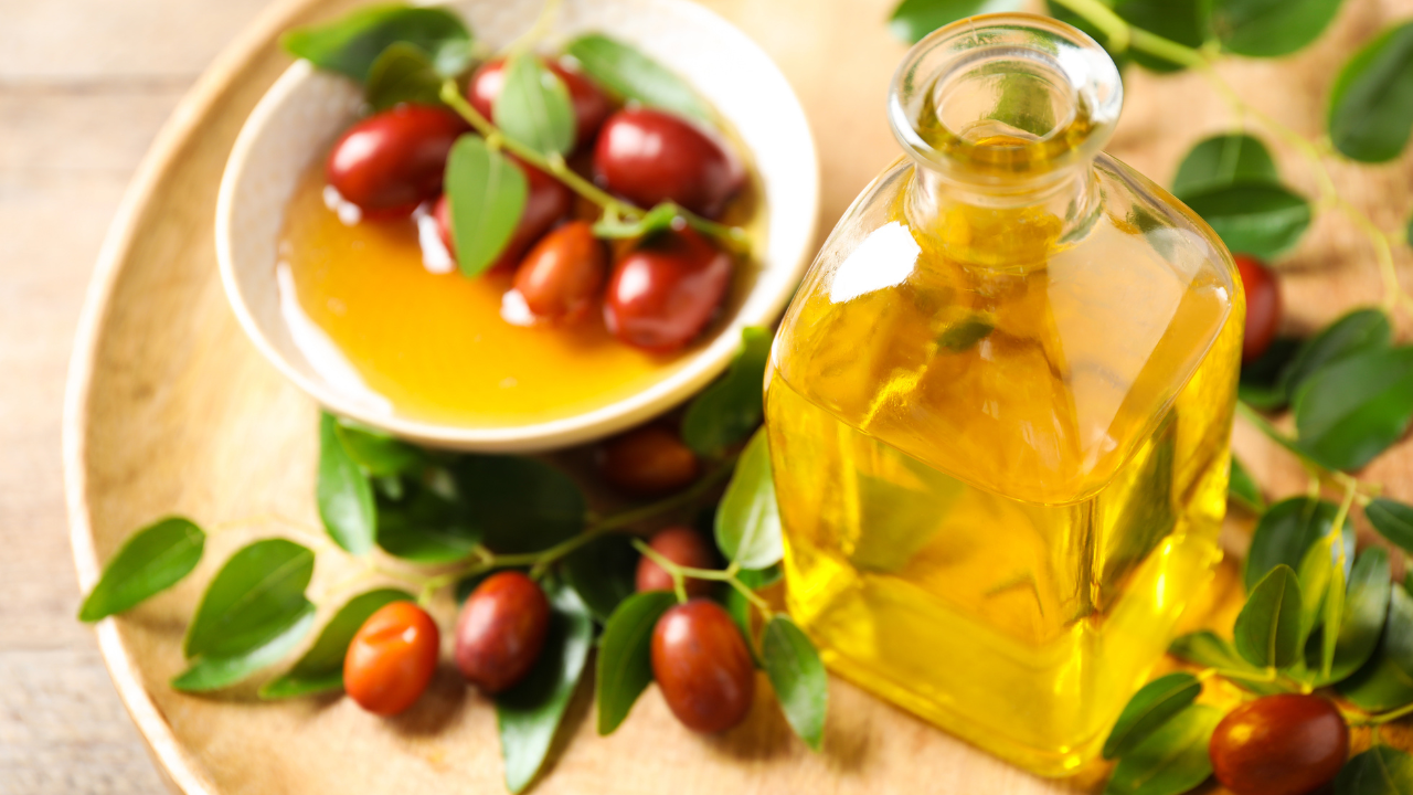 4. Jojoba Balancing Oil