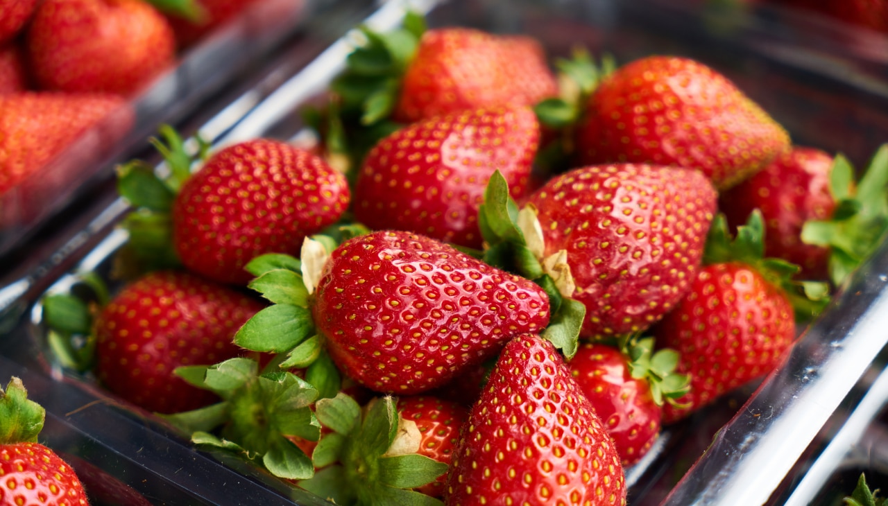 6. Strawberry + Baking Soda DIY Paste (Optional)