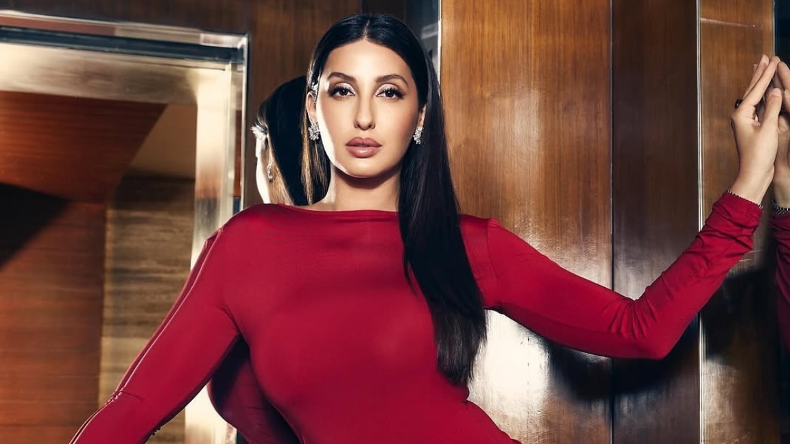 linking article: Christmas Makeup Looks for Every Outfit: From Cozy Sweaters to Party-Ready Glam