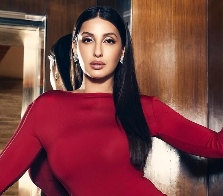 Image of Christmas Makeup Looks for Every Outfit: From Cozy Sweaters to Party-Ready Glam