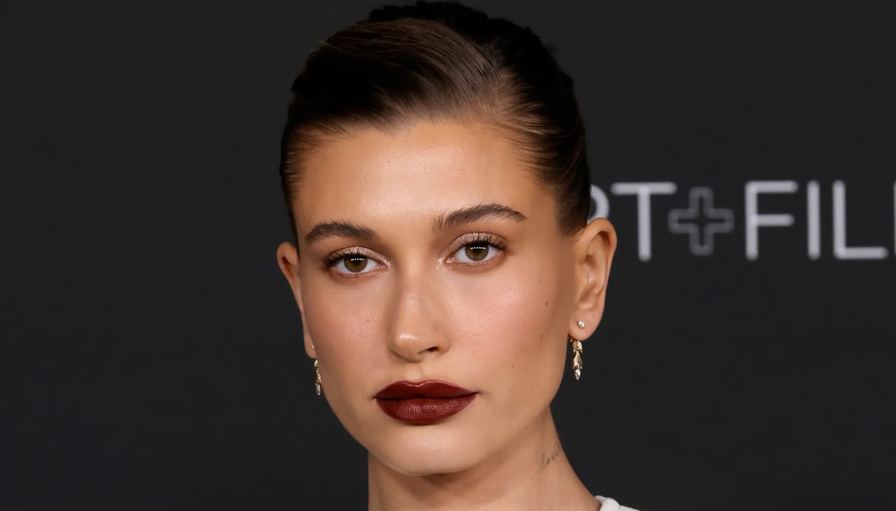 Look 2: Burgundy Lips + Soft Lashes-