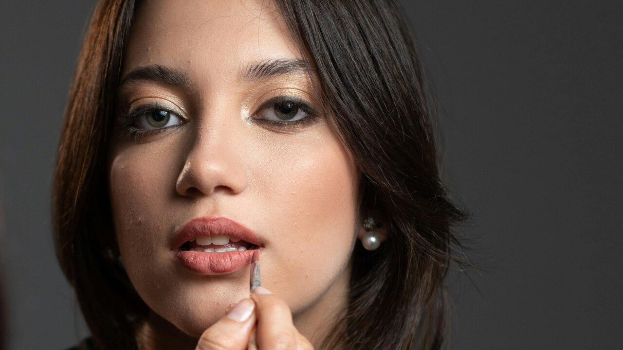 5. Office Christmas Party Makeup-