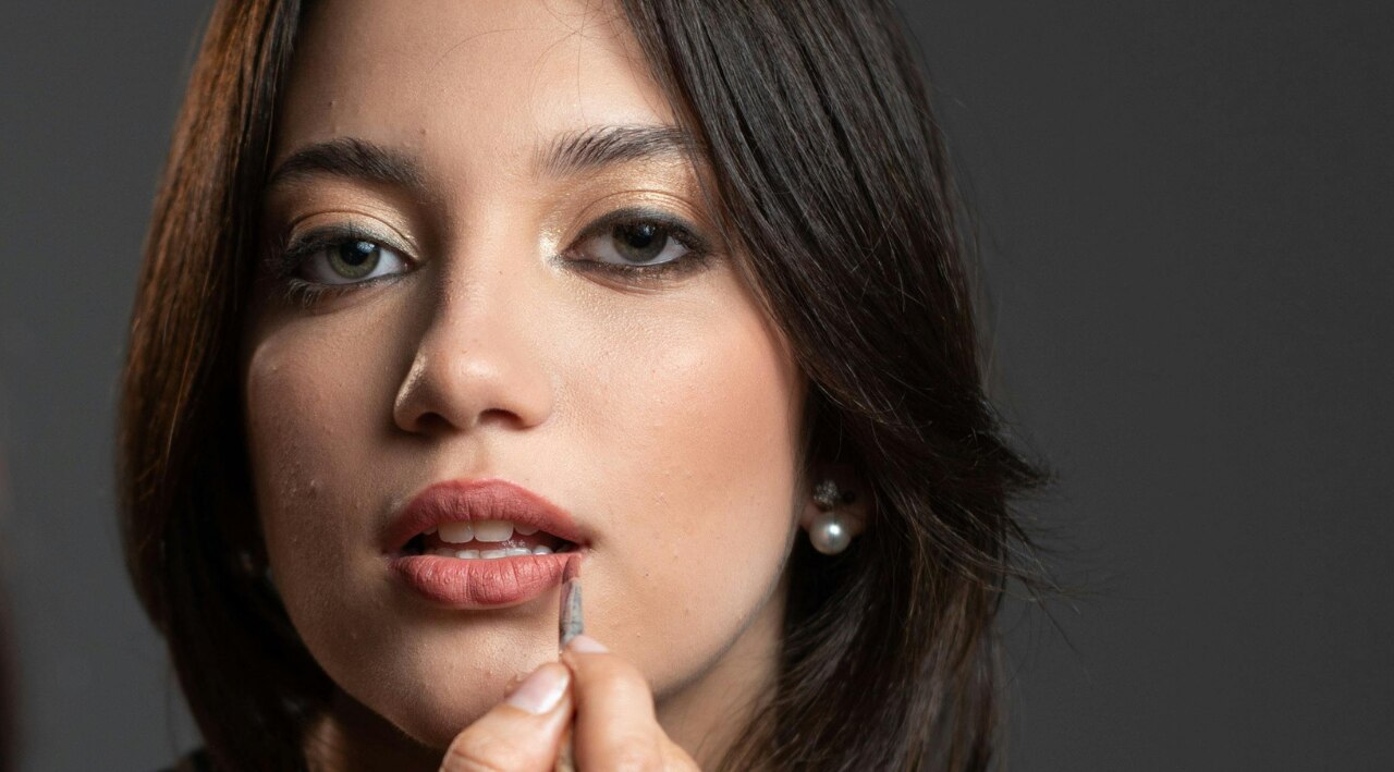 5. Office Christmas Party Makeup-