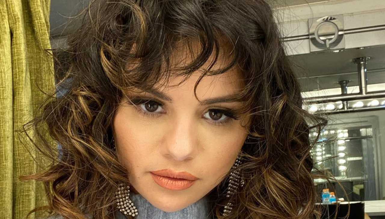 Curly Short Hair with Wavy Bangs-