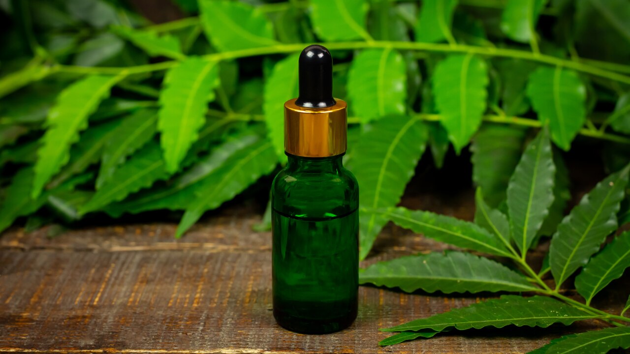 7. Onion + Neem Oil (For Scalp Infections)