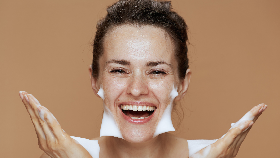 How to Choose the Right Cleanser for Oily and Dry Skin