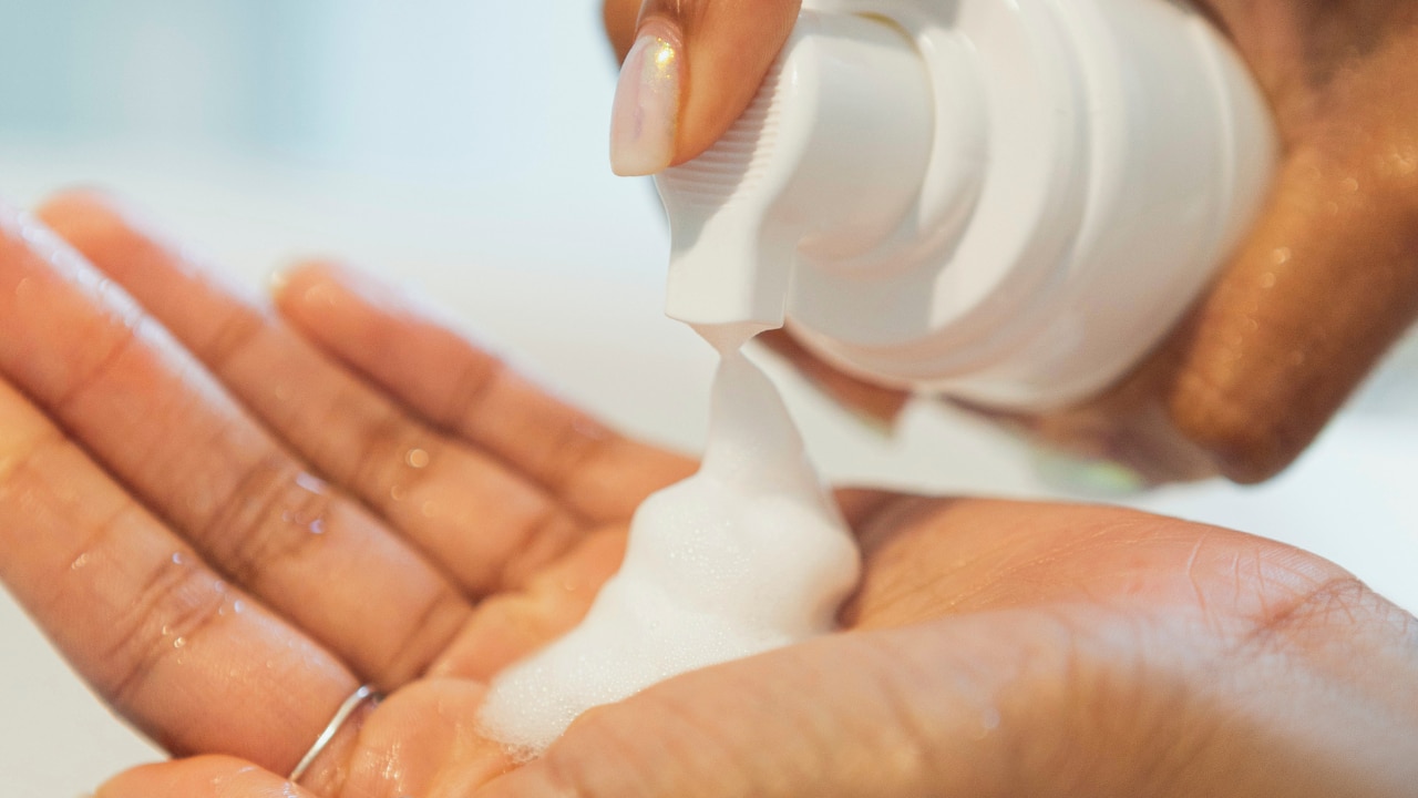 the-difference-between-cleanser-and-face-wash