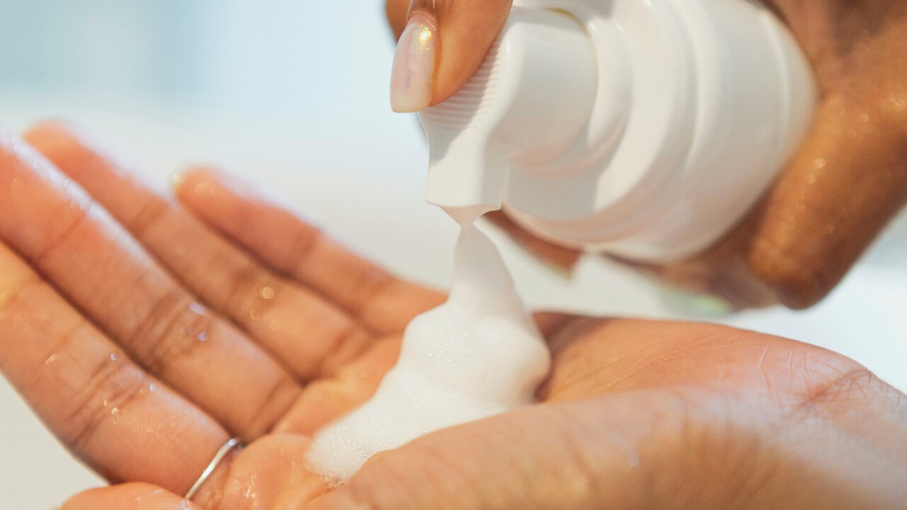the-difference-between-cleanser-and-face-wash