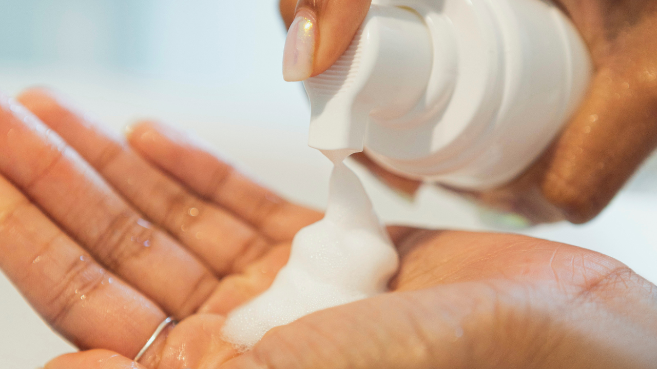 the-difference-between-cleanser-and-face-wash