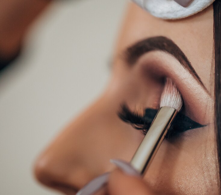 Image of Makeup for Eve: Stunning Party-Ready Looks to Shine This New Year’s Eve