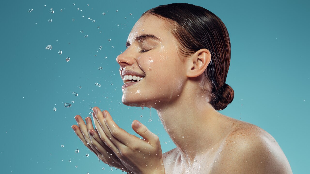 8. De-tan Face Wash