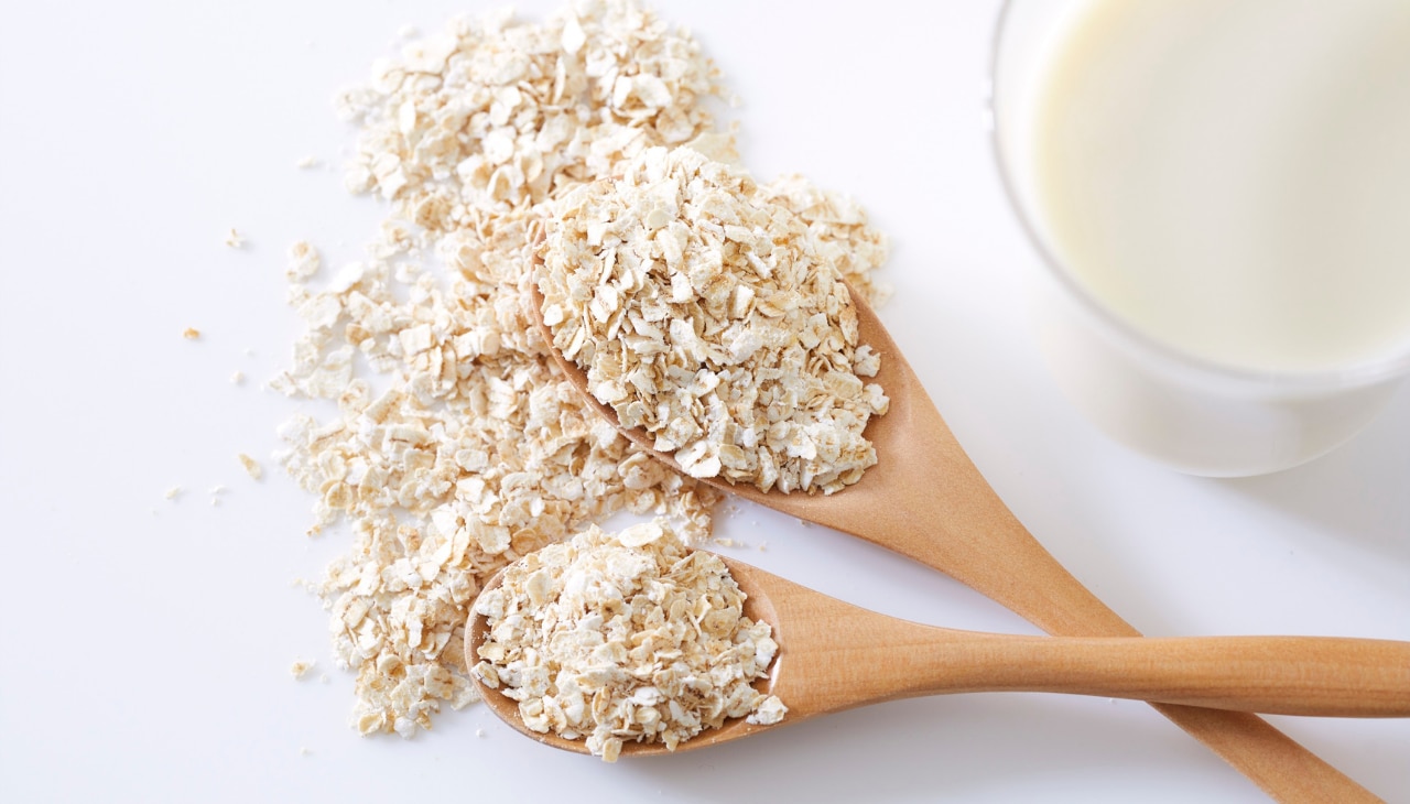 2. Oatmeal + Curd Pack