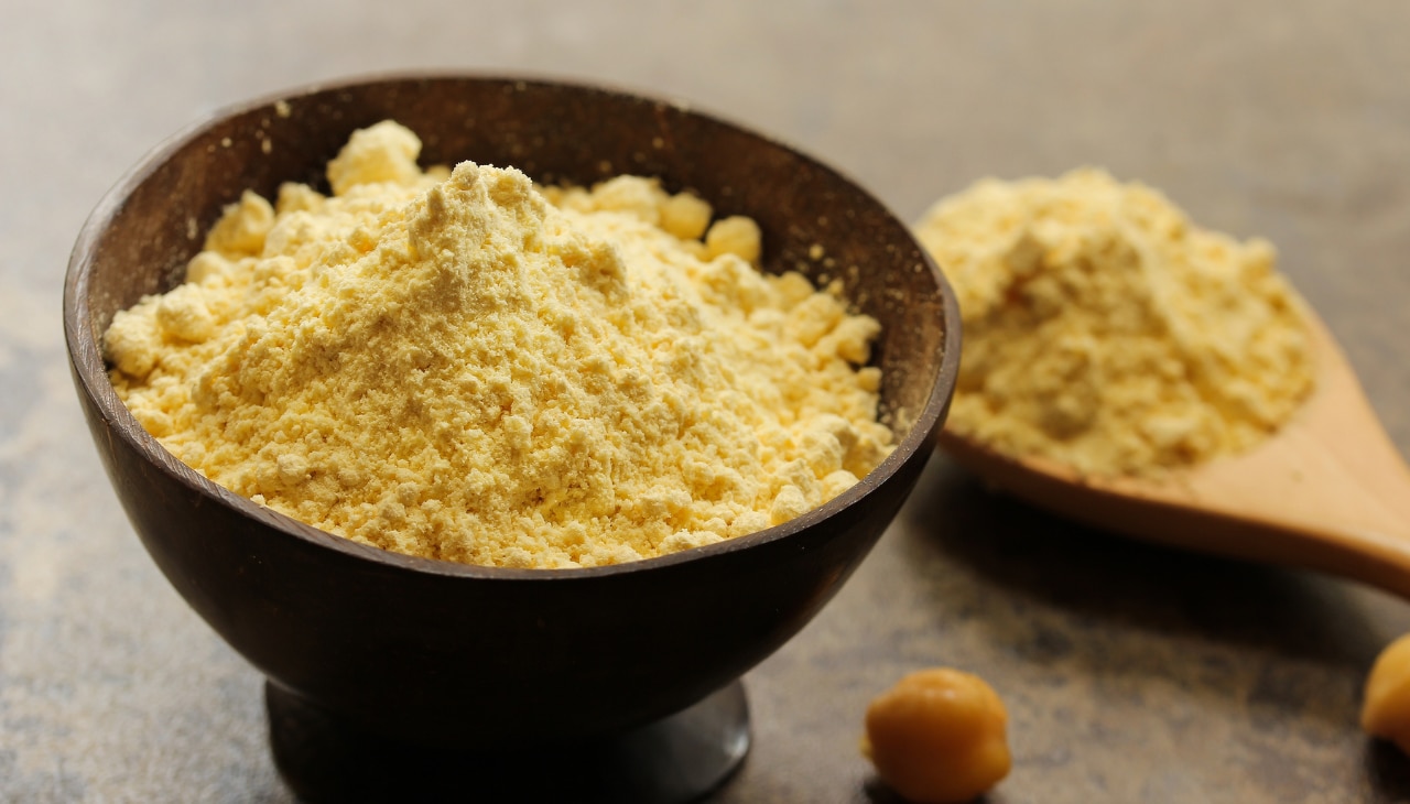 5. Gram Flour (Besan) Pack