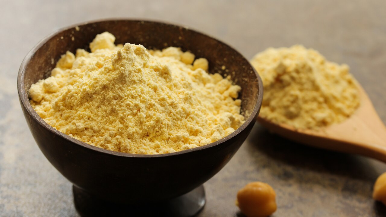 5. Gram Flour (Besan) Pack