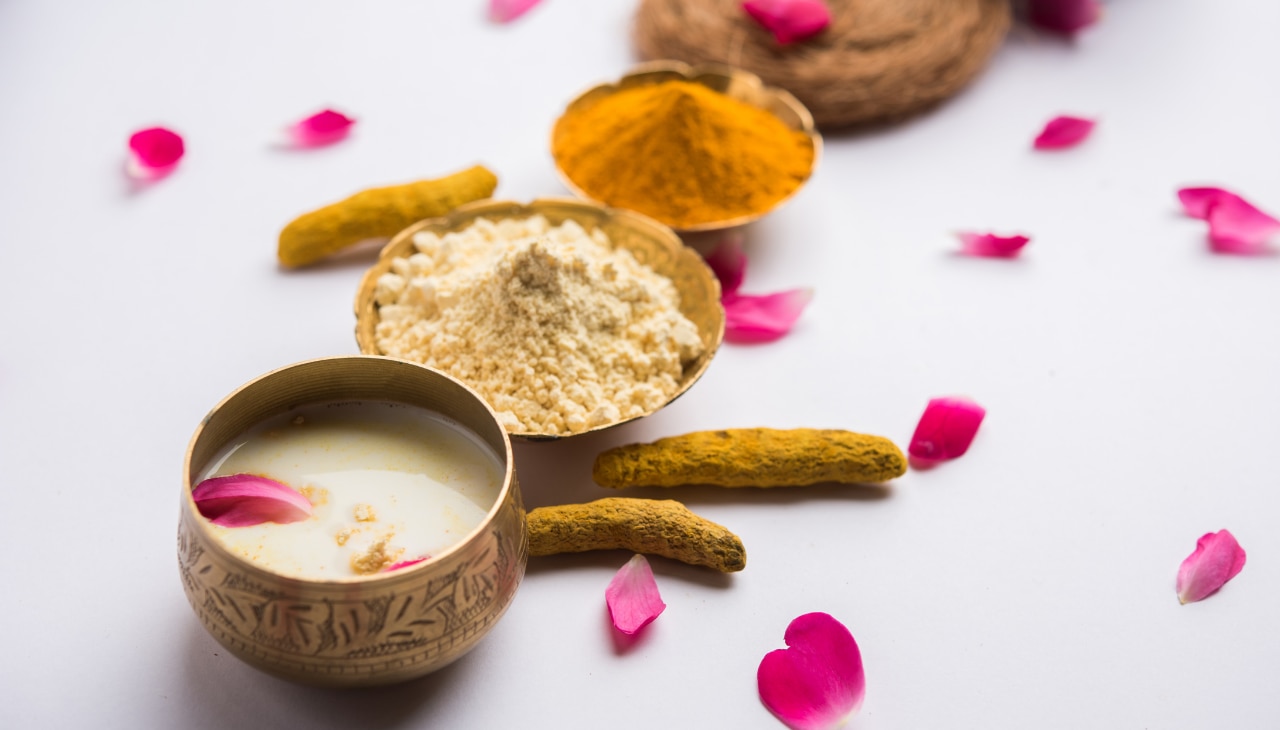 7. Gram Flour + Turmeric + Yogurt Pack