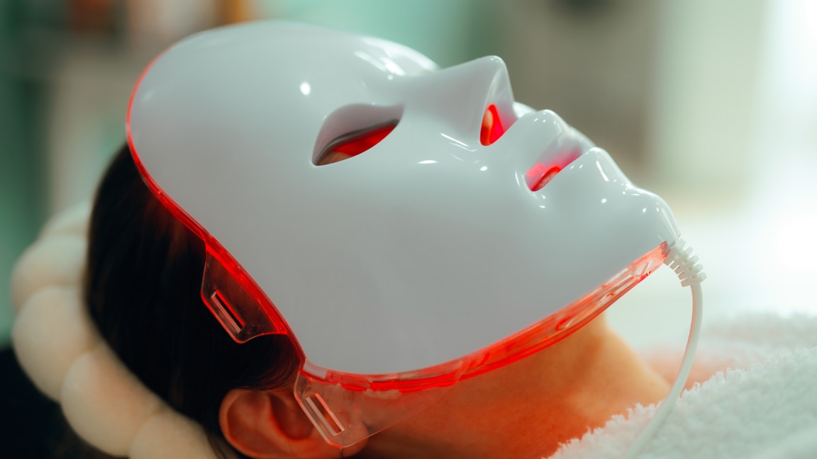 Red Light Therapy Benefits and How It Works for Skin