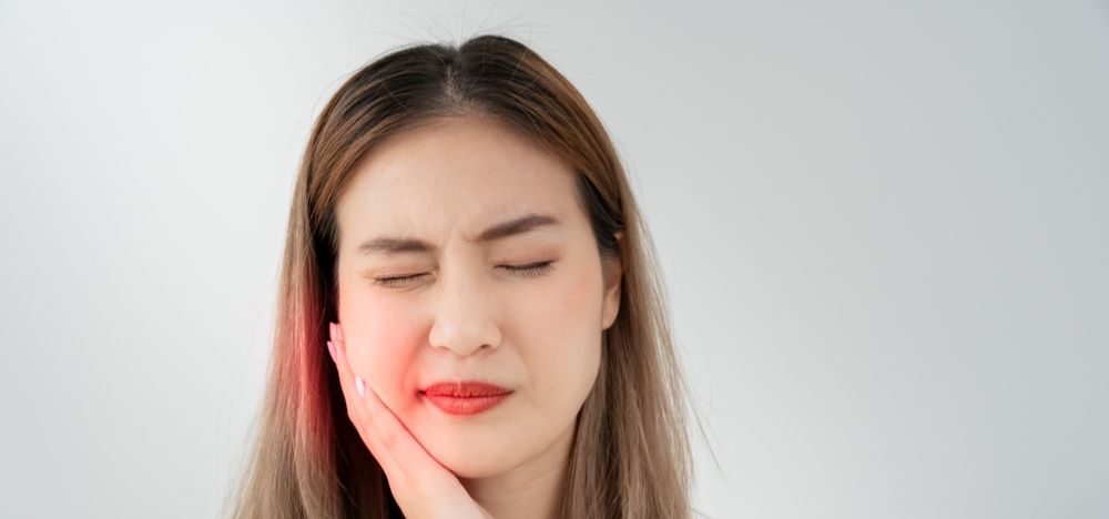 cara mengatasi gigi ngilu akibat benturan