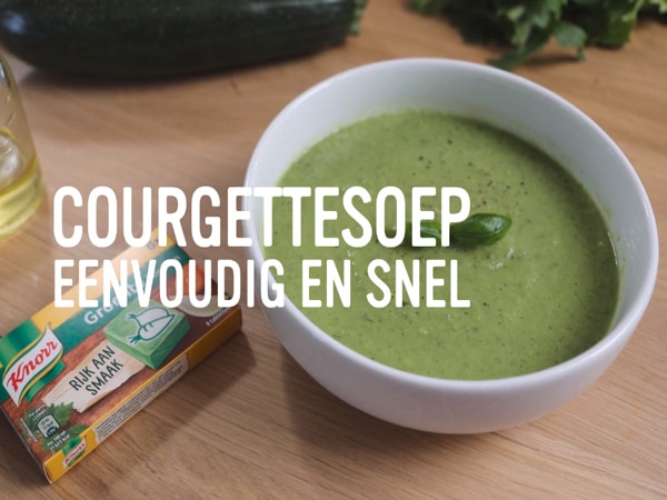 Courgettesoep met pesto