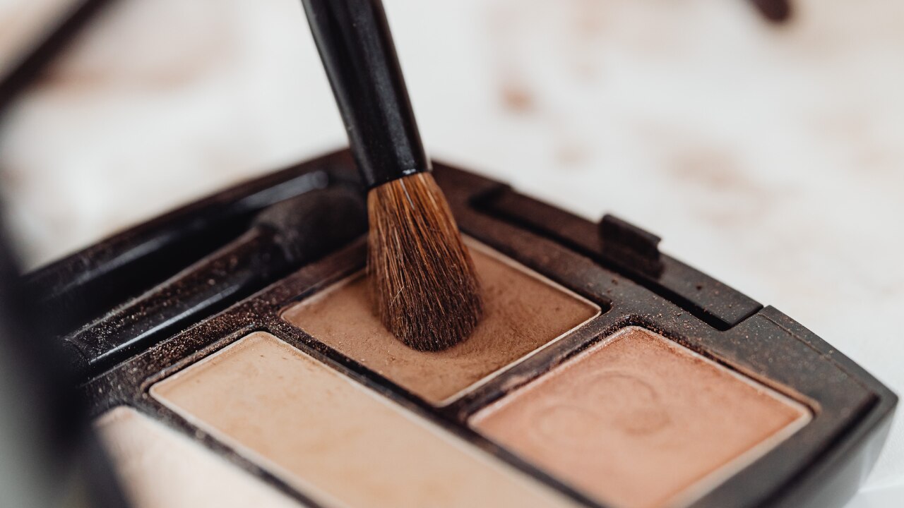 Nighttime Doe Eyes: Bold and Dramatic Makeup Looks