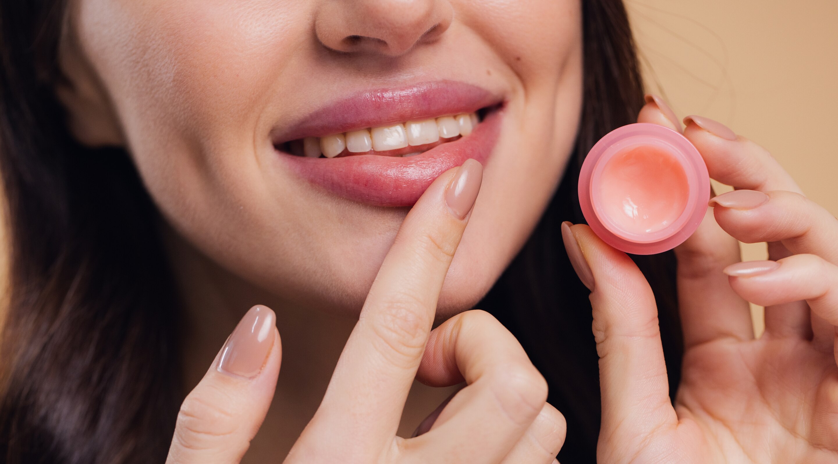 What Is a Lip Mask and How Does It Work?