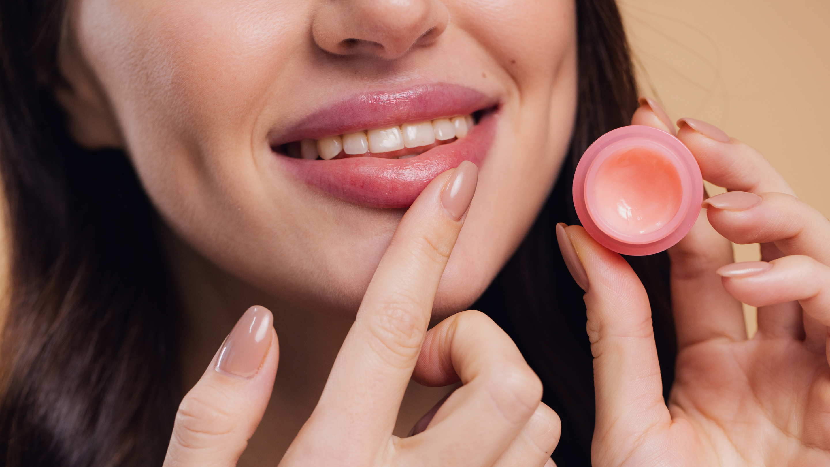 What Is a Lip Mask and How Does It Work?