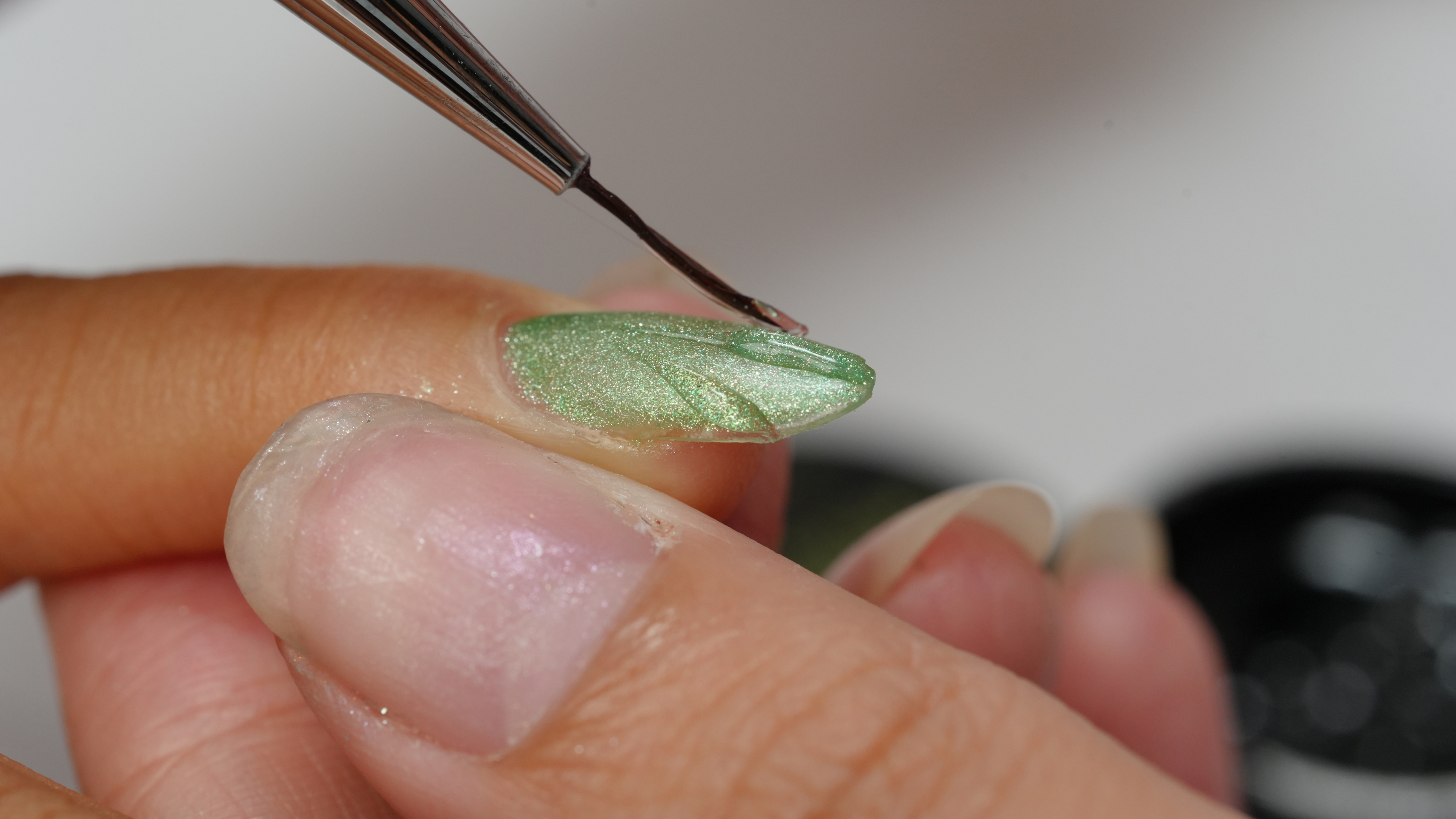 Possible Mistakes to Avoid When Doing Cat Eye Nails