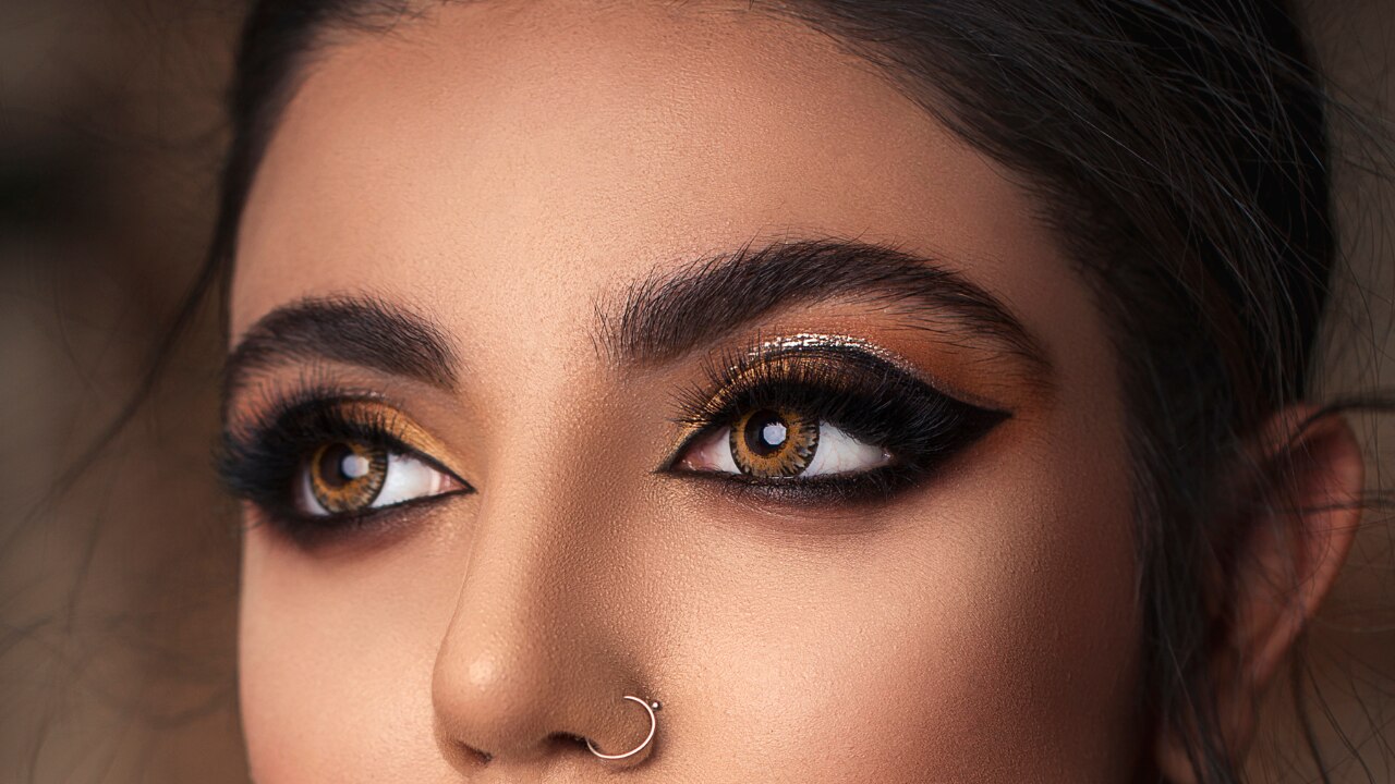What Is Glitter Eye Makeup and How Does It Work?