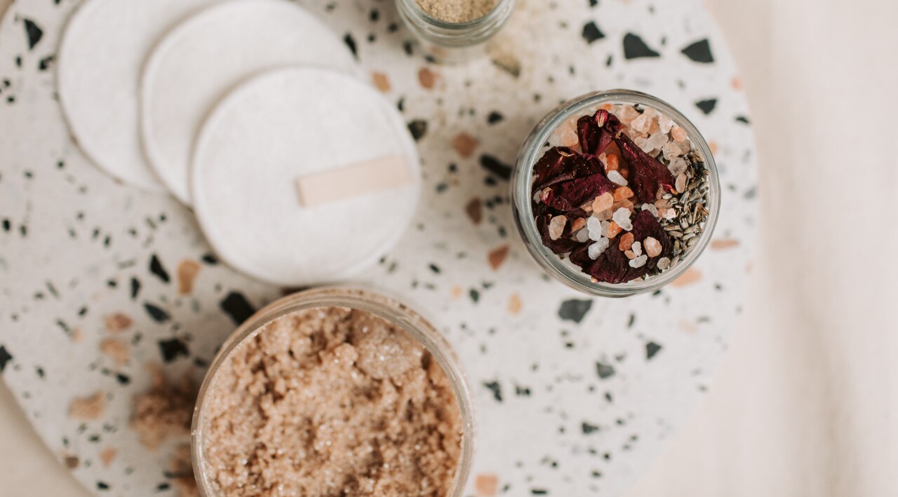 How to Use Sugar Body Scrub