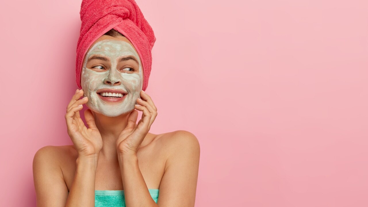 3. Aloe Vera Gel as a Face Mask