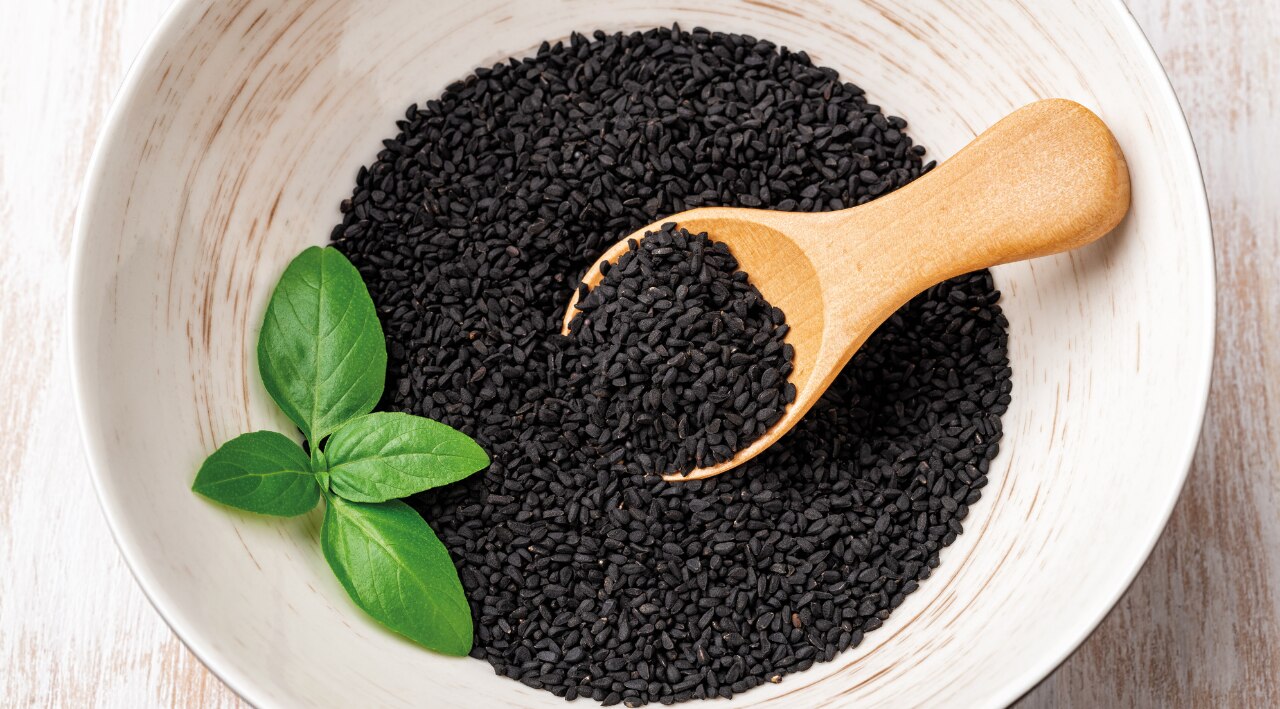 How to Make Kalonji Oil for Grey Hair at Home