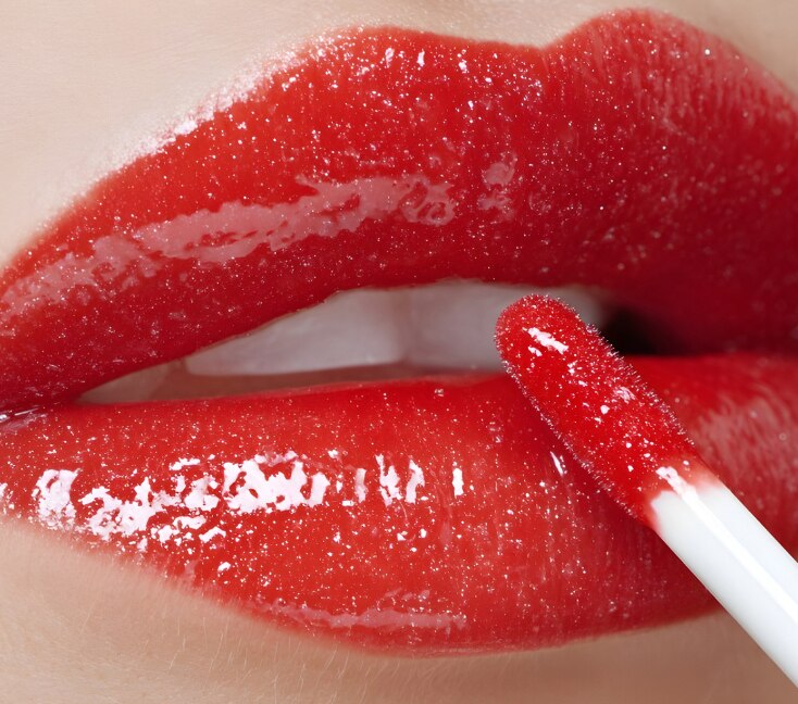 Image of Glossy Lipstick: Best Shades, How to Apply, and Pro Tips for a Perfect Finish