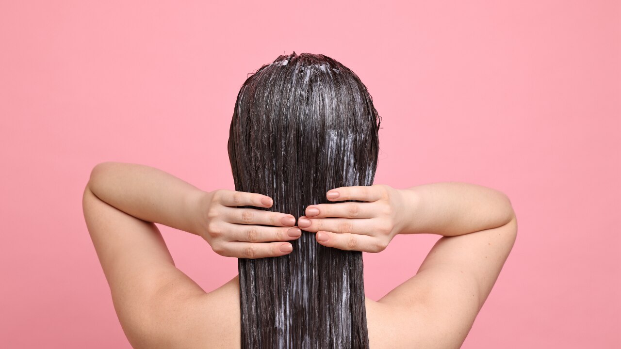 Benefits of a Hair Mask for Frizzy Hair