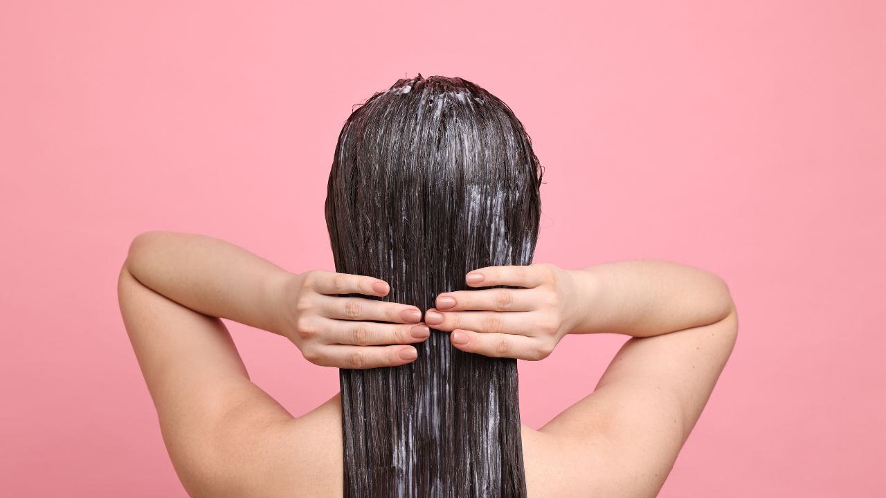Benefits of a Hair Mask for Frizzy Hair