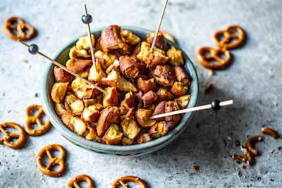 Pretzel Pieces mit Honig-Senf 60 Minutes  recipe