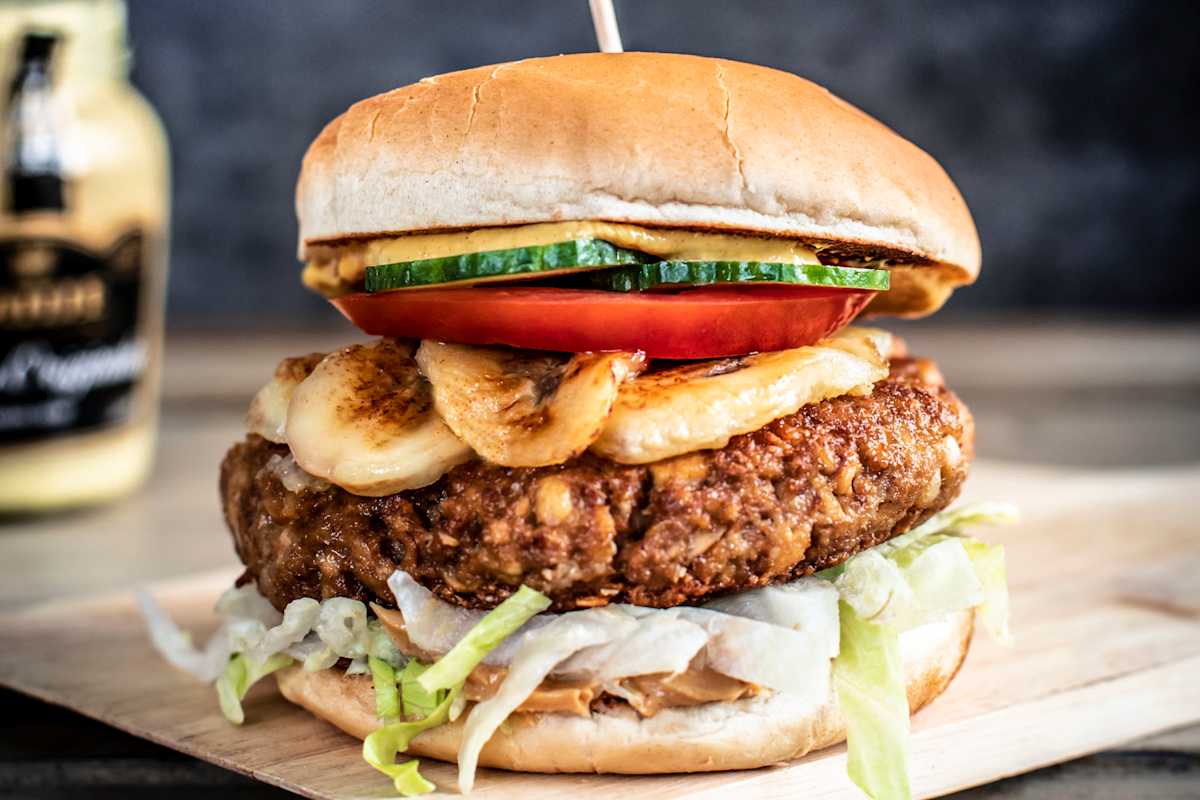 Monkey Burger mit Räuchertofu-Patty 45 Minutes  recipe