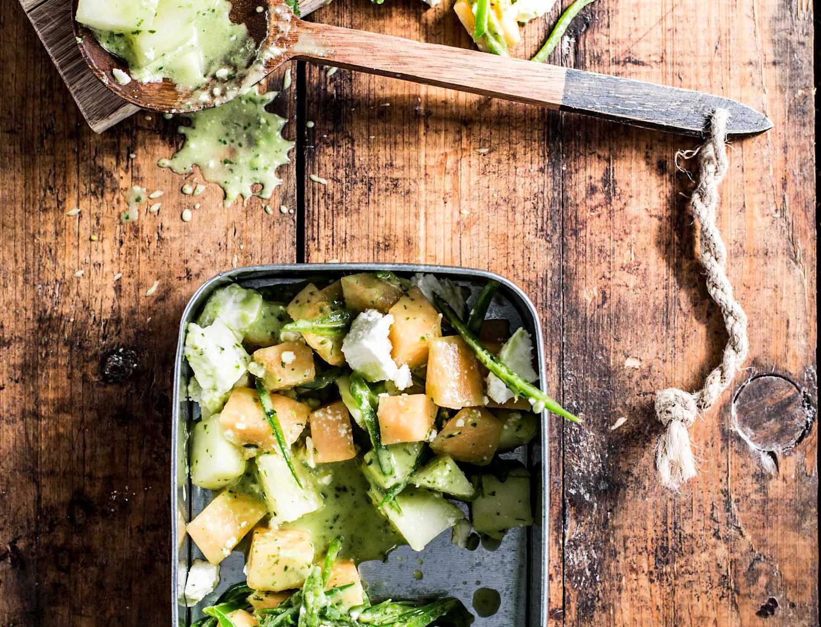 Melonensalat mit Feta und Zuckerschoten 40 Minutes  recipe