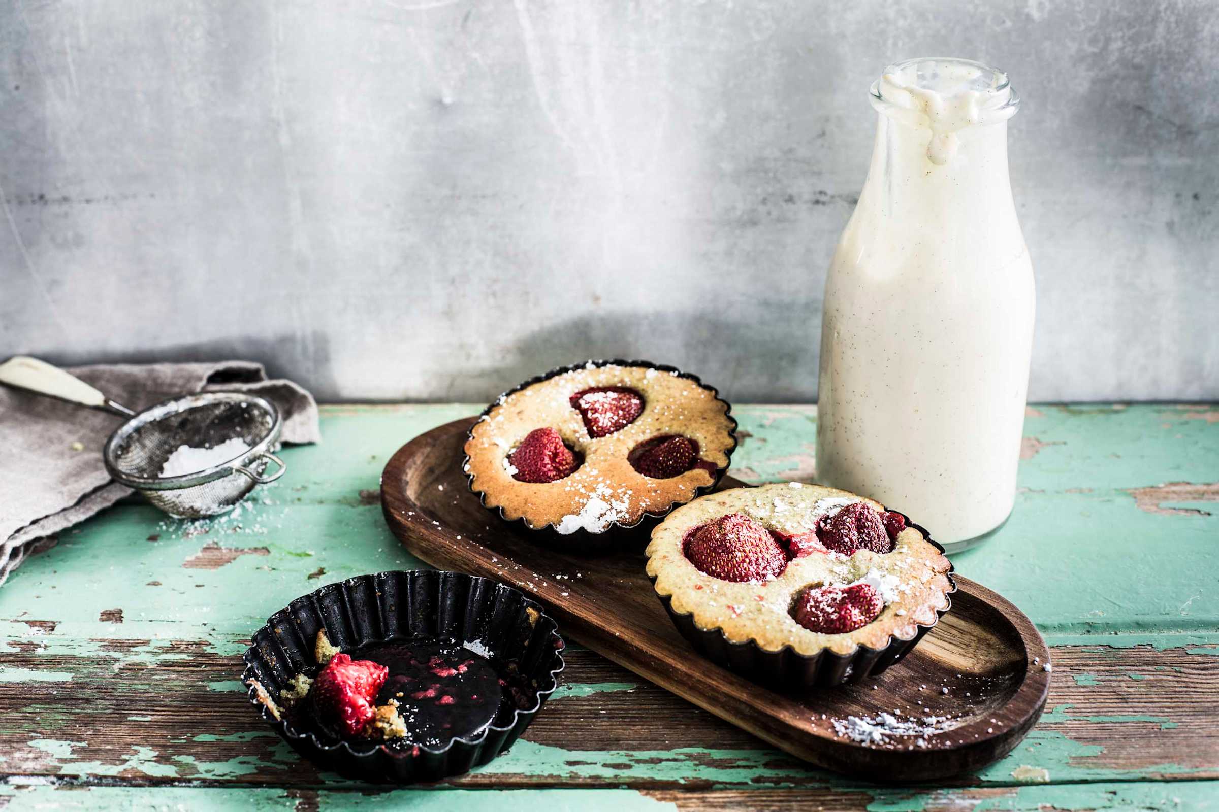 Mini-Clafoutis mit Erdbeeren und Vanillesauce 110 Minutes  recipe