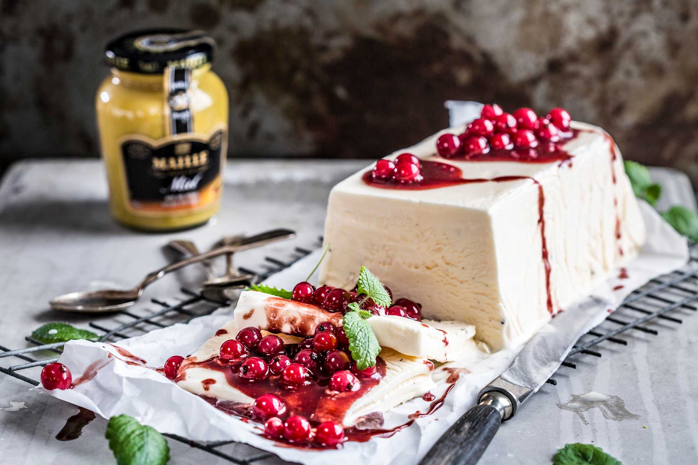 Vanilleparfait mit Johannisbeer-Senf-Sauce 780 Minutes  recipe